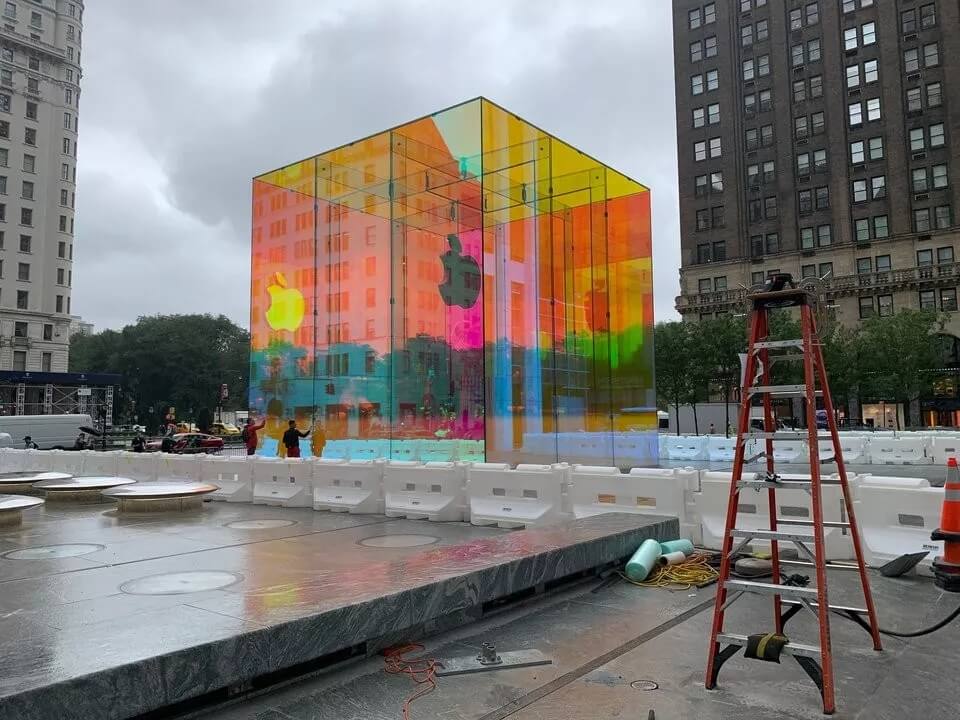 這一次，蘋果店讓大家「性高潮」了！網友：在紐約大道升起彩虹！